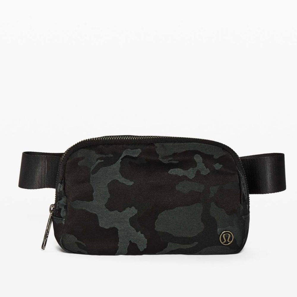 Lululemon Everywhere Belt Bag